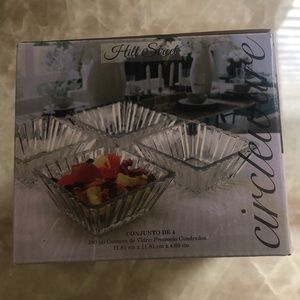 Beautiful Set of 4 Hill Street Pressed Ridge Glass Candy/Serving Square￼ Bowls￼